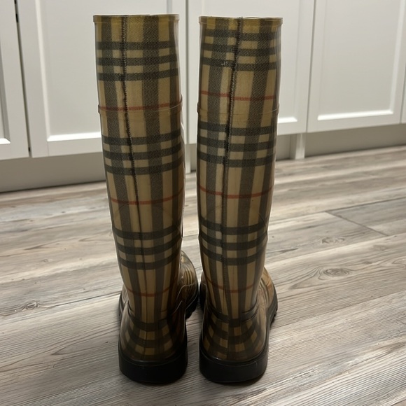 Burberry Rain Boots - Picture 13 of 16